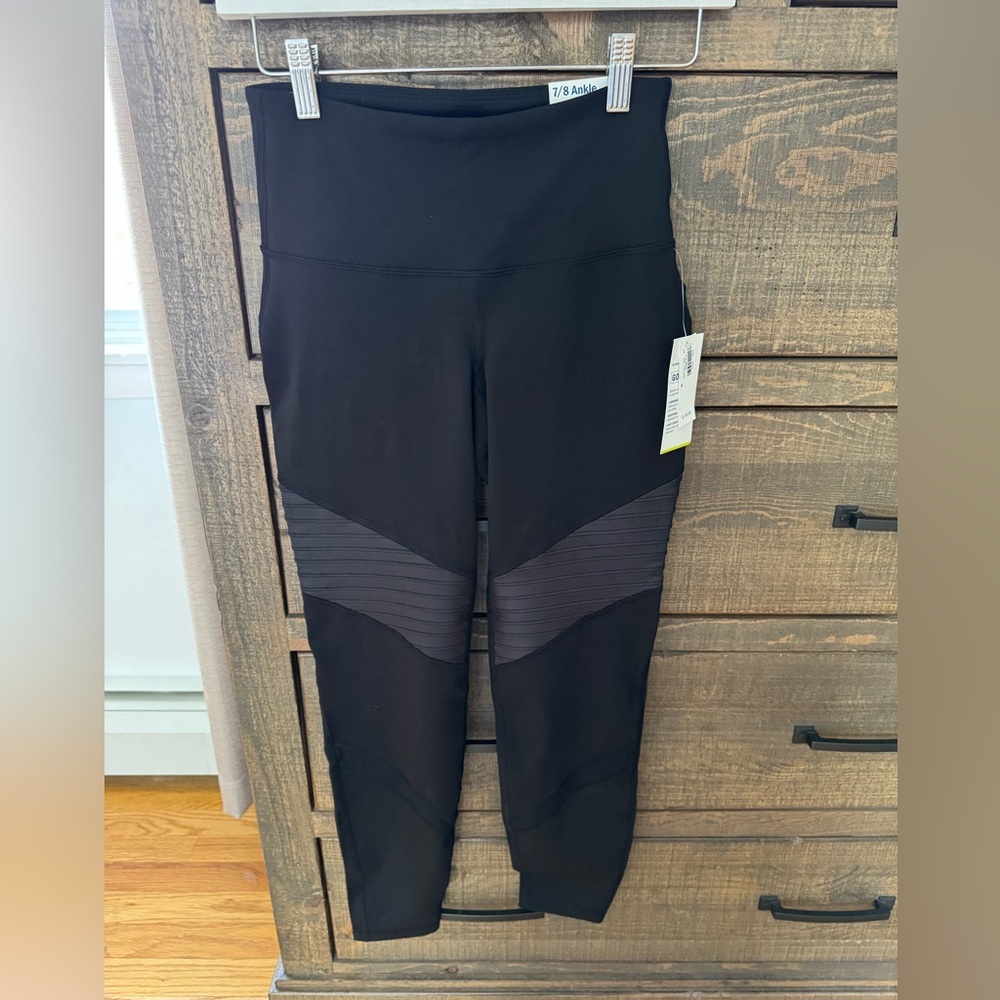 NWT Old Navy Active Black Leggings